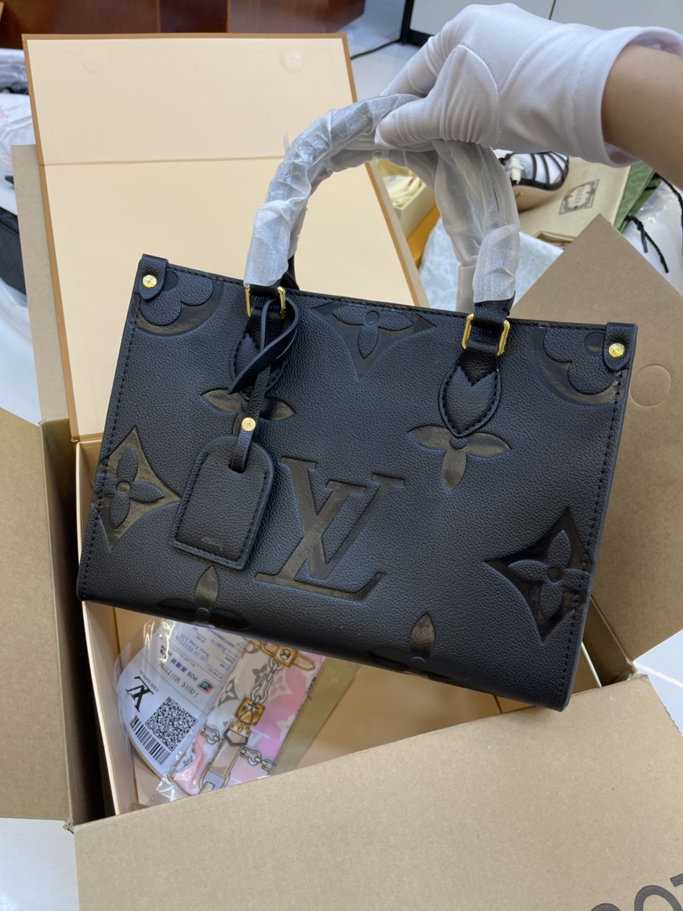 Túi Xách Super LV Tote Onthego Màu Đen 28cm
